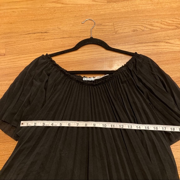 Urban Outfitters Kimchi Blue Accordion Sheer Top - Picture 9 of 10